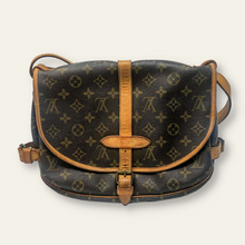 Load image into Gallery viewer, Louis Vuitton Saumur 30 Messenger Bag
