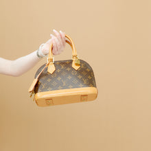 Load image into Gallery viewer, Louis Vuitton Alma BB
